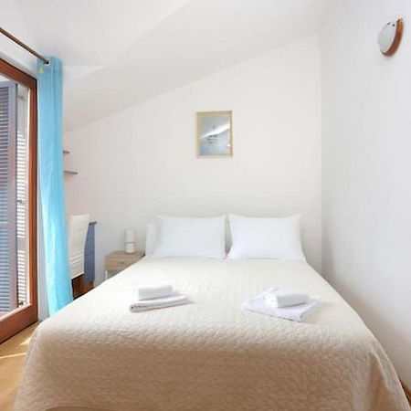 Holiday Home Mons Aureus Gornje Sitno Kültér fotó