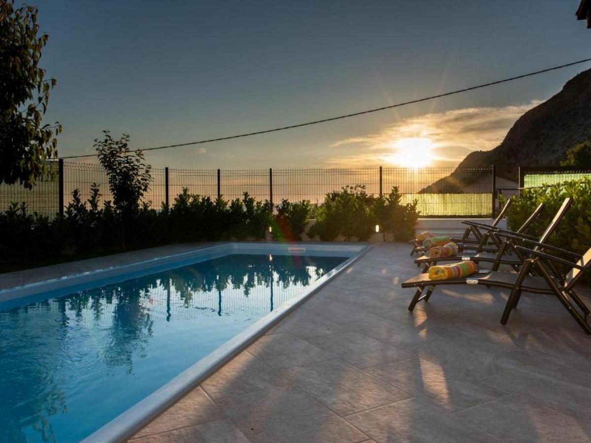Holiday Home Mons Aureus Gornje Sitno Kültér fotó