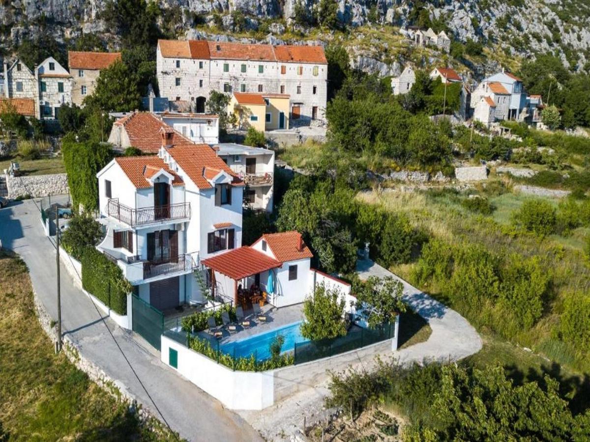Holiday Home Mons Aureus Gornje Sitno Kültér fotó
