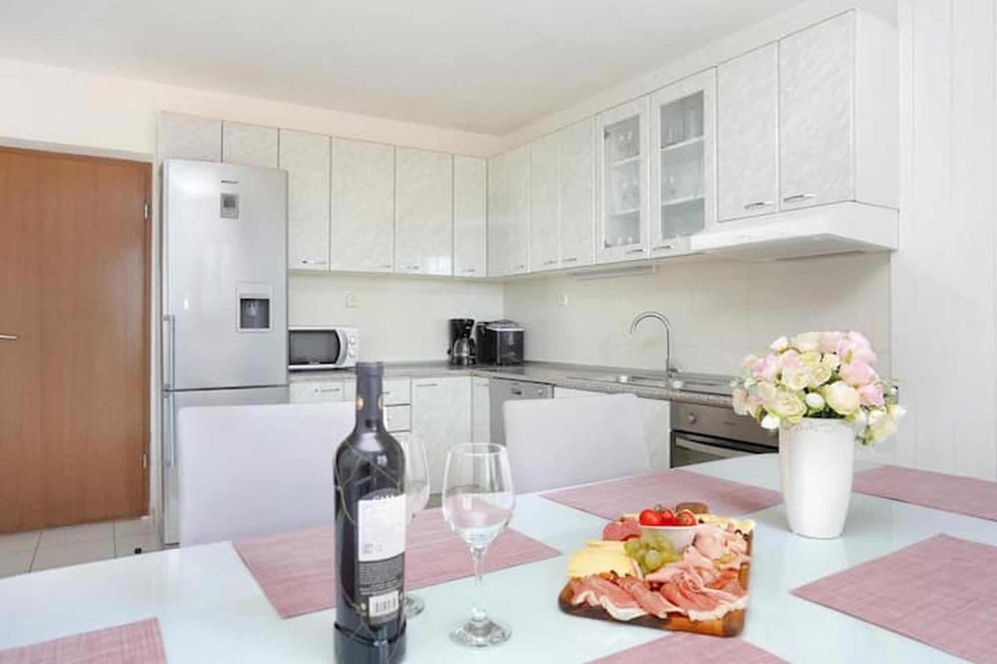 Holiday Home Mons Aureus Gornje Sitno Kültér fotó