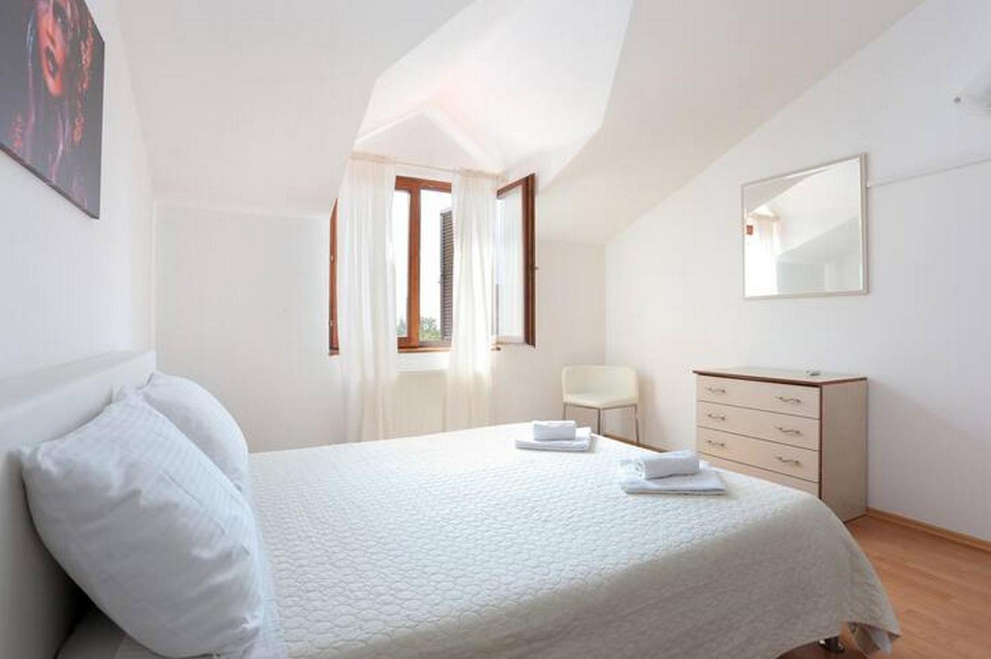 Holiday Home Mons Aureus Gornje Sitno Kültér fotó
