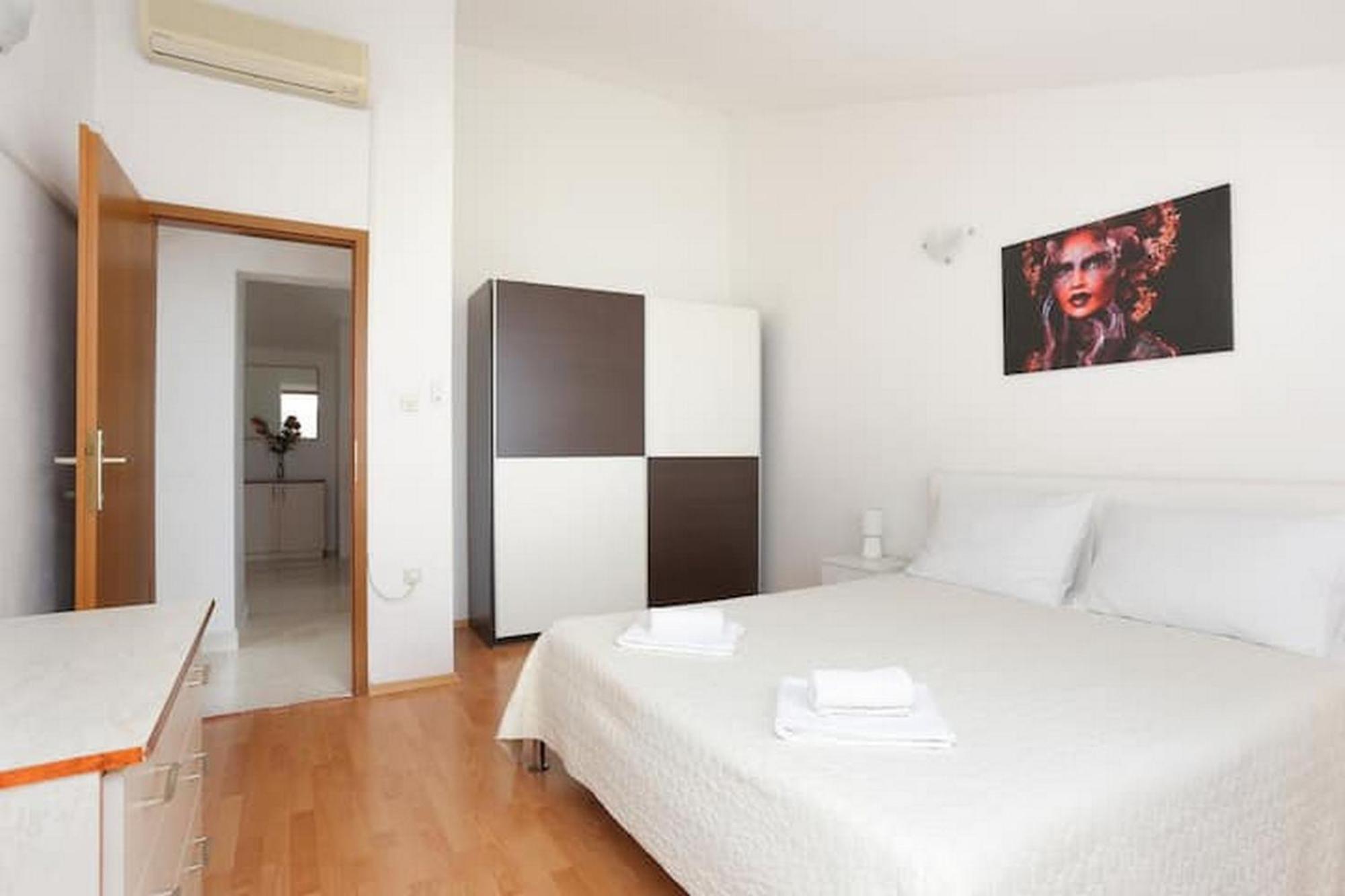 Holiday Home Mons Aureus Gornje Sitno Kültér fotó