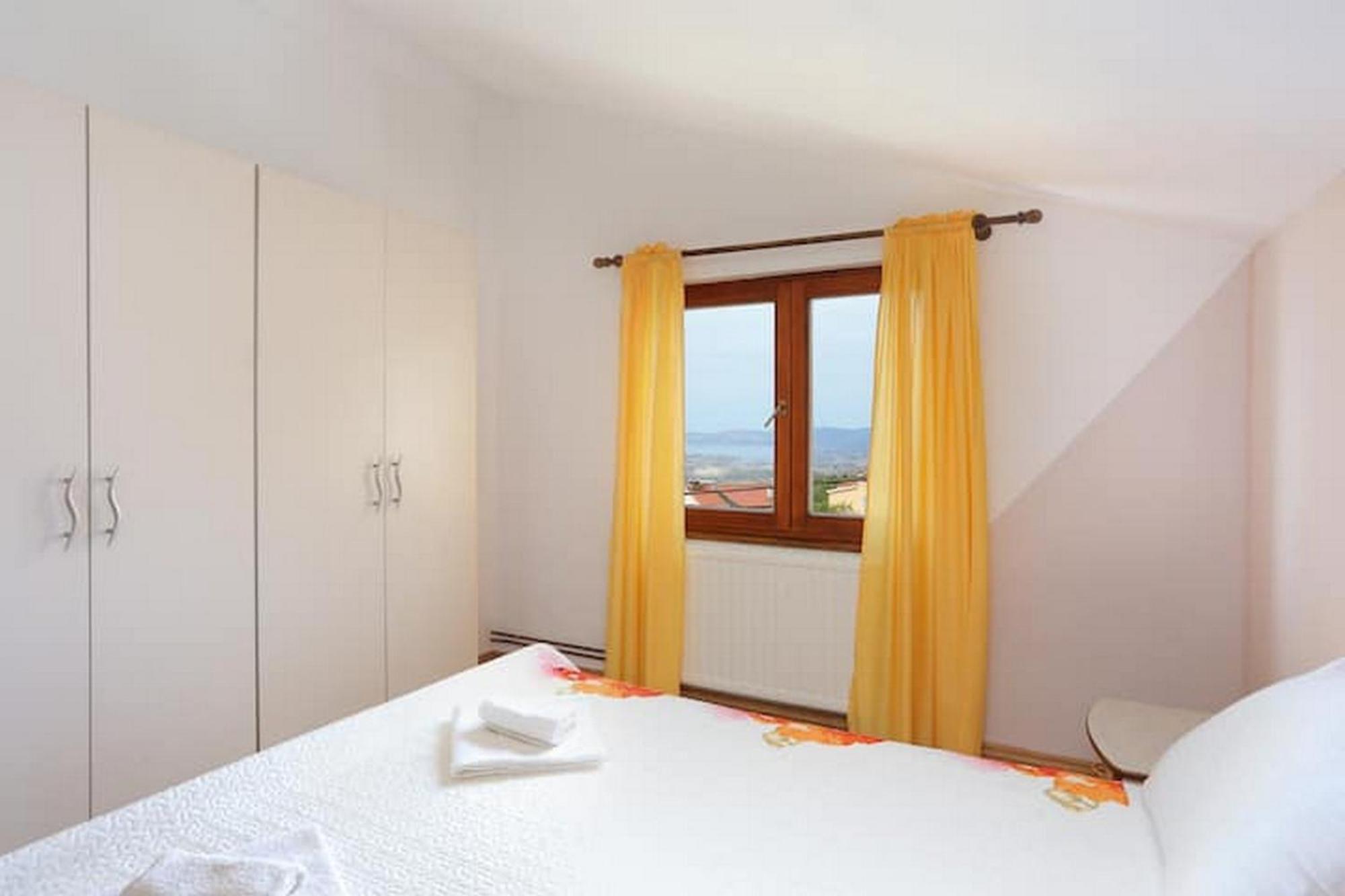 Holiday Home Mons Aureus Gornje Sitno Kültér fotó