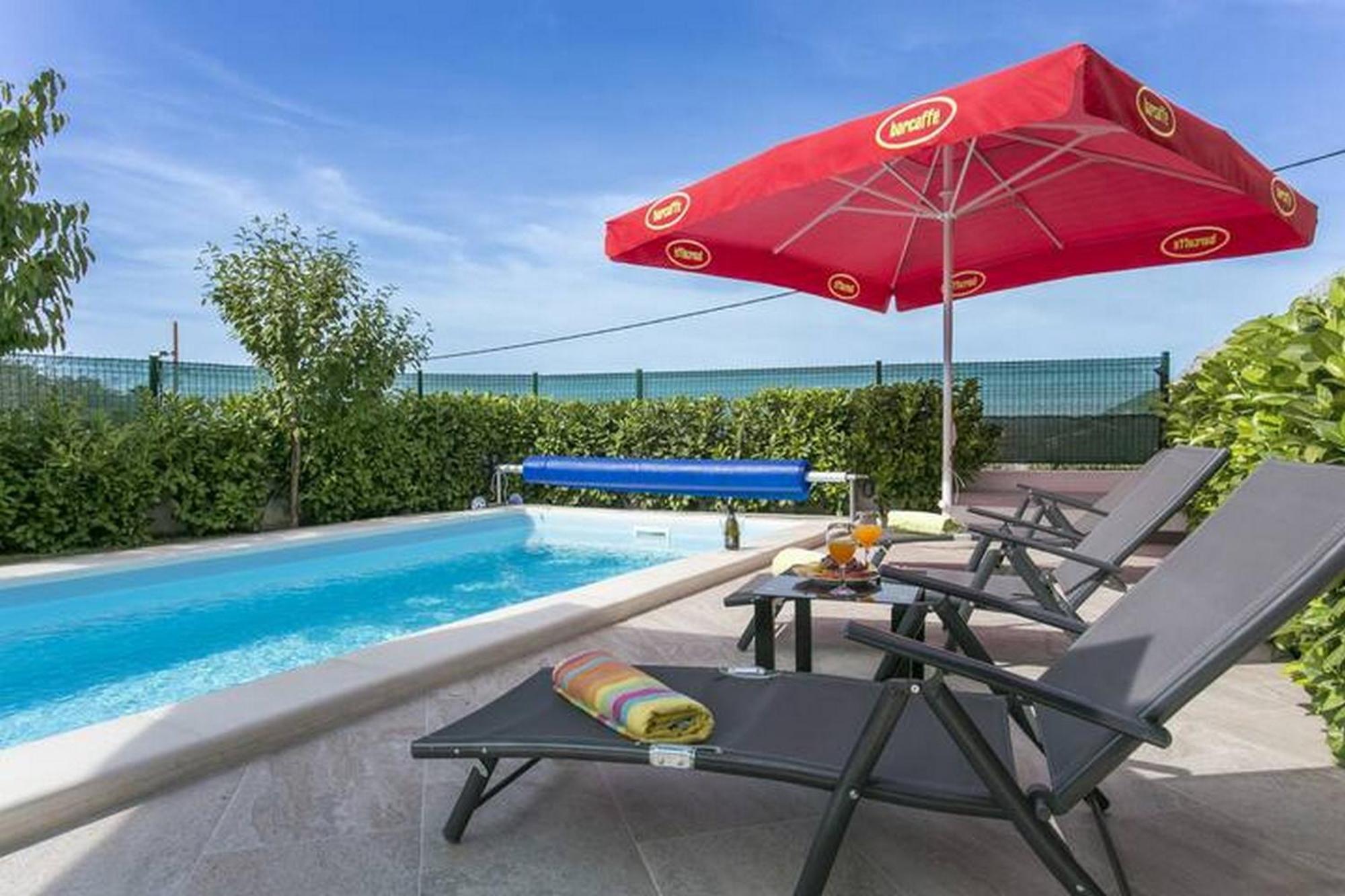 Holiday Home Mons Aureus Gornje Sitno Kültér fotó