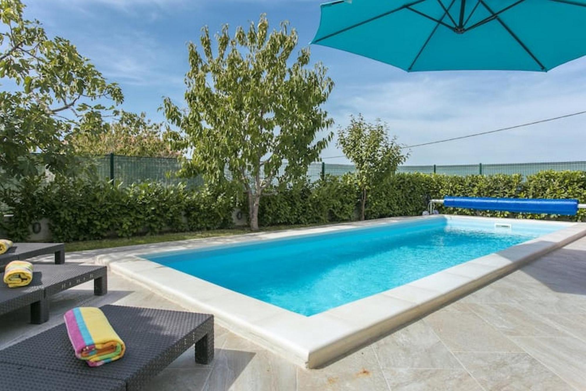 Holiday Home Mons Aureus Gornje Sitno Kültér fotó