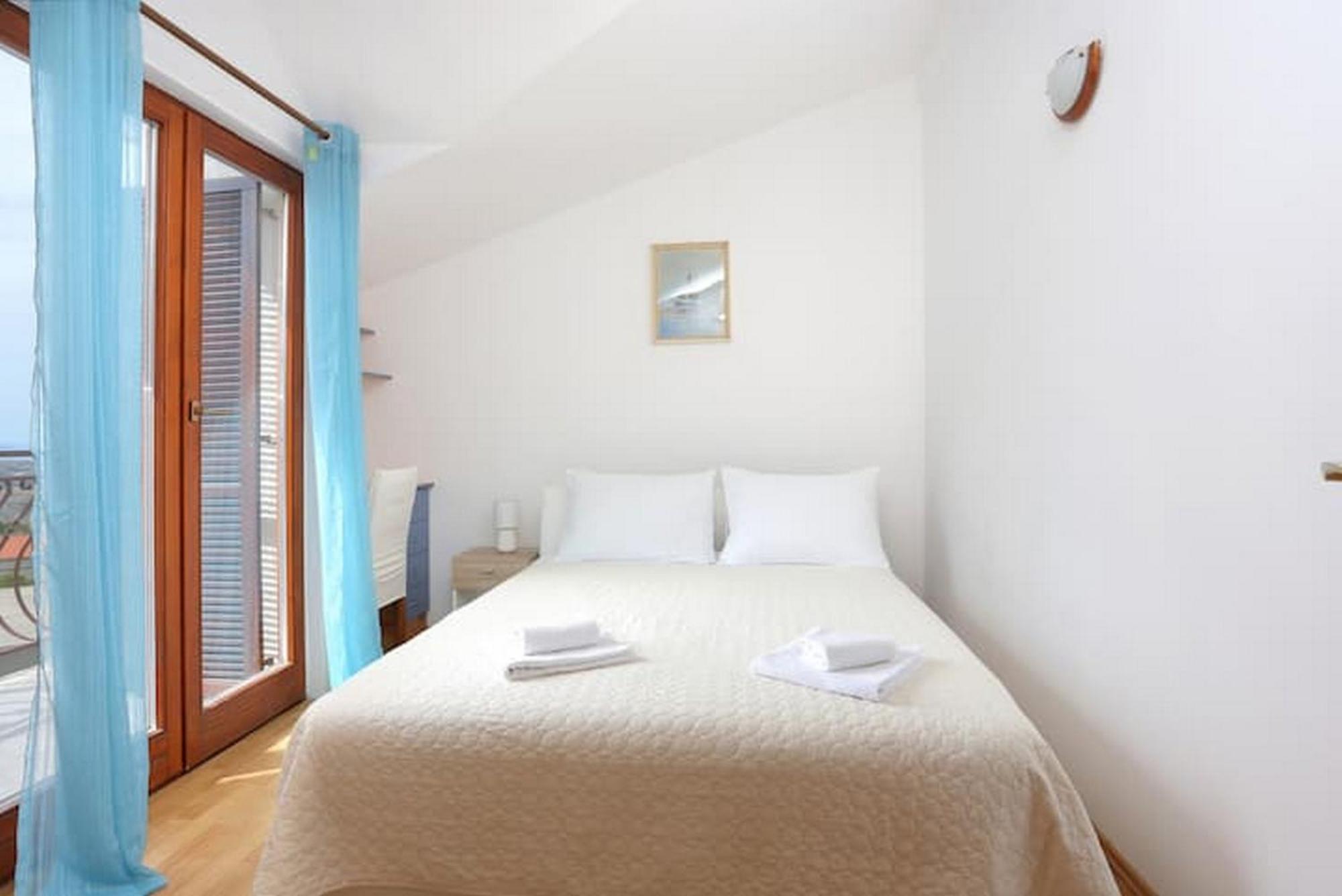 Holiday Home Mons Aureus Gornje Sitno Kültér fotó
